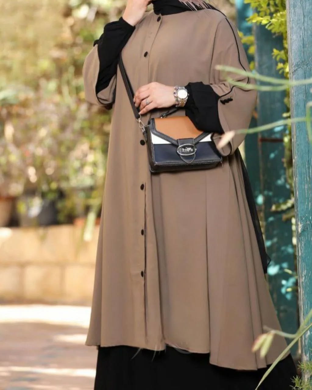 حجاب إدناء الأنيق